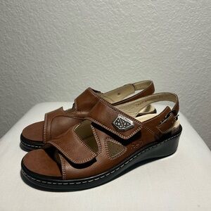 Brand New Women’s Fidelio “Hallux Fabia” leather sandals